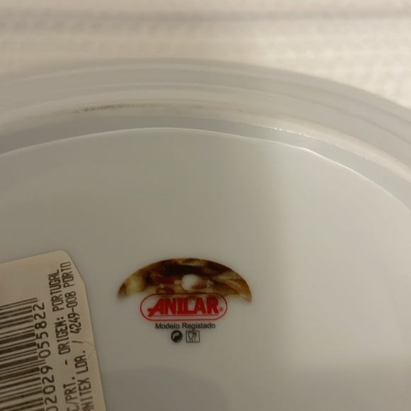 Gravy/Sauce Boat with Saucer and Napkin Holder - Picture 9 of 11